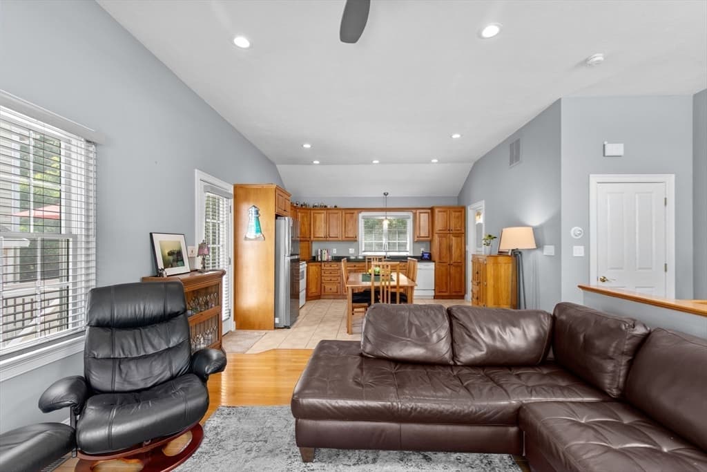 Condominium at 235 Carver Rd # 3, Plymouth MA 02360, Plymouth, photo 19 of 32