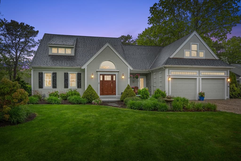 35 Bayshore Dr, Mashpee MA 02649