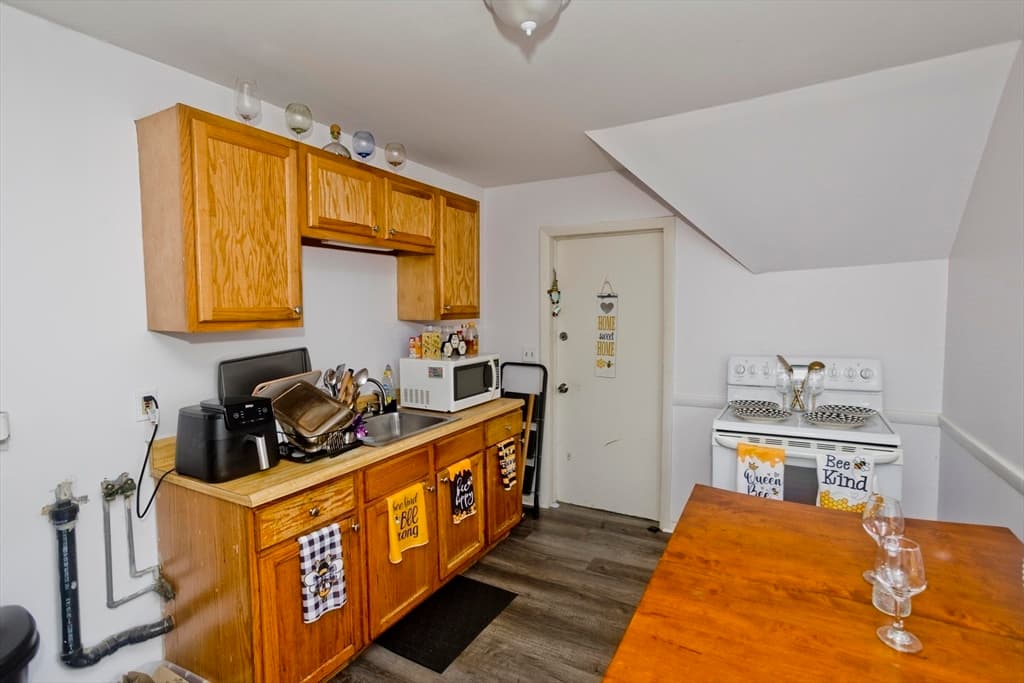 90 Andrew St, Springfield MA 01109 photo 18