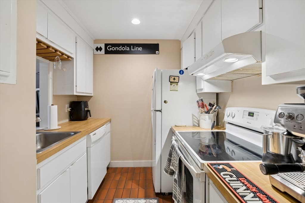 Condominium at 28 Edgerly Rd # 2, Boston MA 02115, Boston, photo 7 of 21