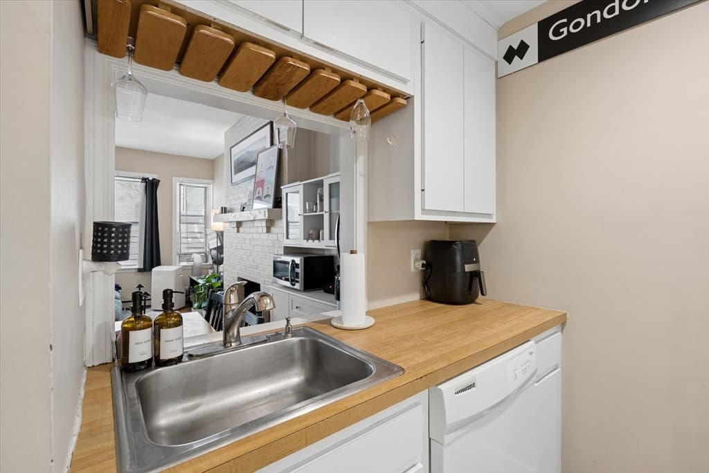 Condominium at 28 Edgerly Rd # 2, Boston MA 02115, Boston, photo 8 of 21
