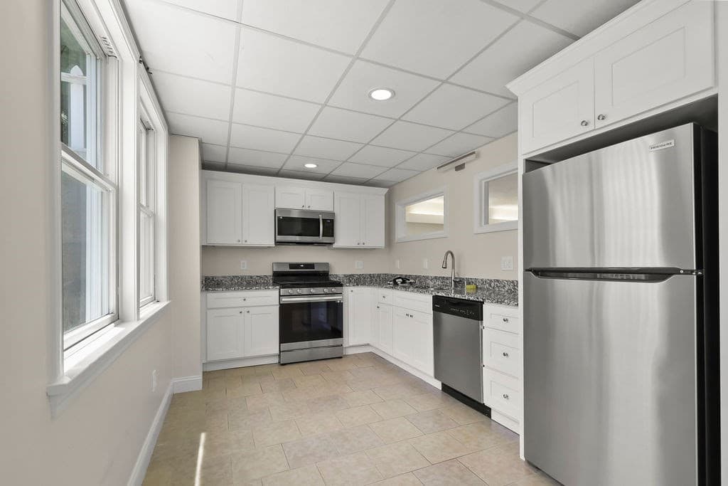 Single Family Residence at 379 Monomoscoy Rd, Mashpee MA 02649, Mashpee, photo 6 of 34