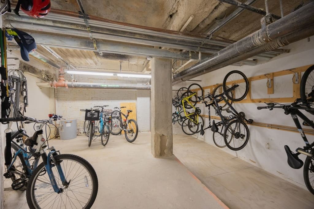 Condominium at 70 Lincoln St. # L212, Boston MA 02111, Boston, photo 26 of 28