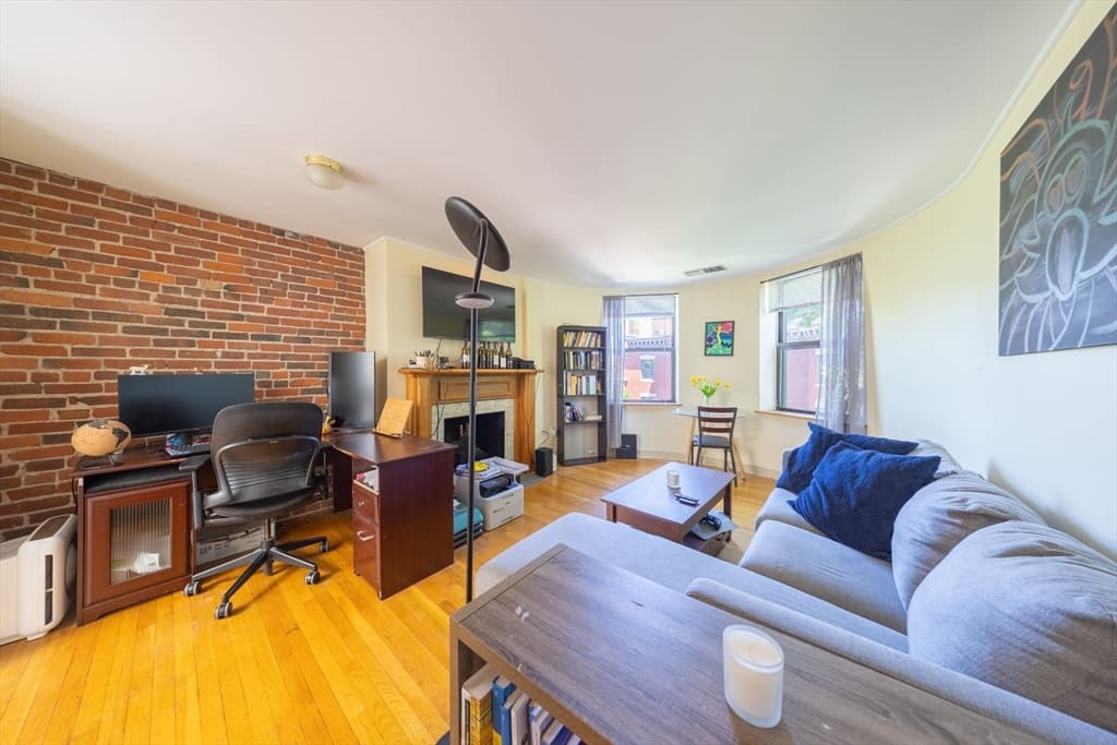 Condominium at 102 Gainsborough St # 402E, Boston MA 02115, Boston, photo 4 of 18