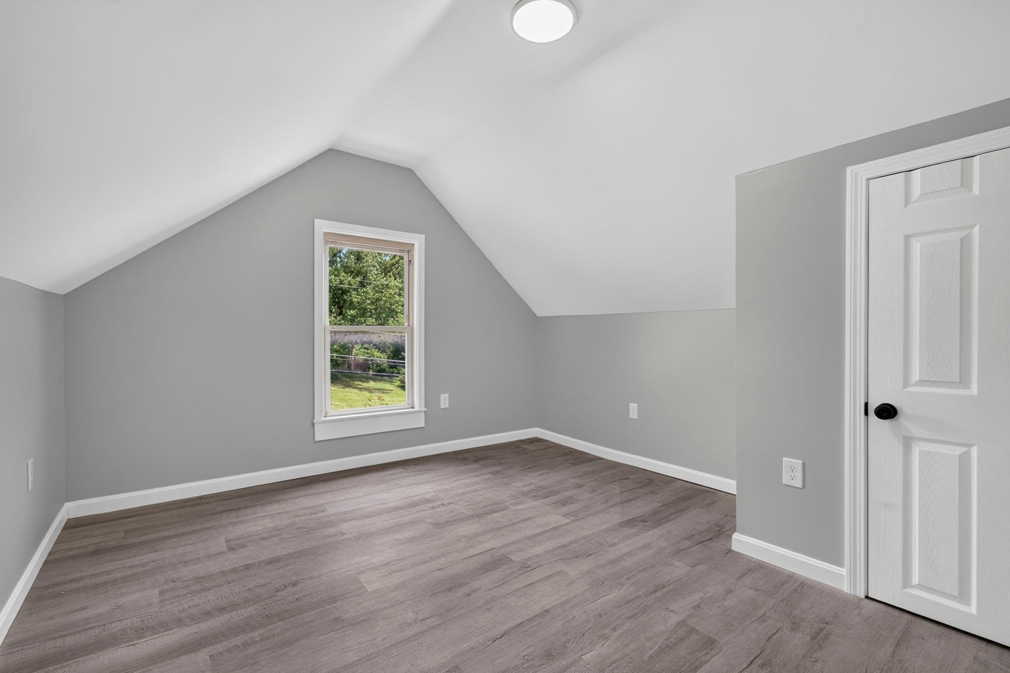3 Family at 303 West Main Street, Millbury MA 01527, Millbury, photo 7 of 41