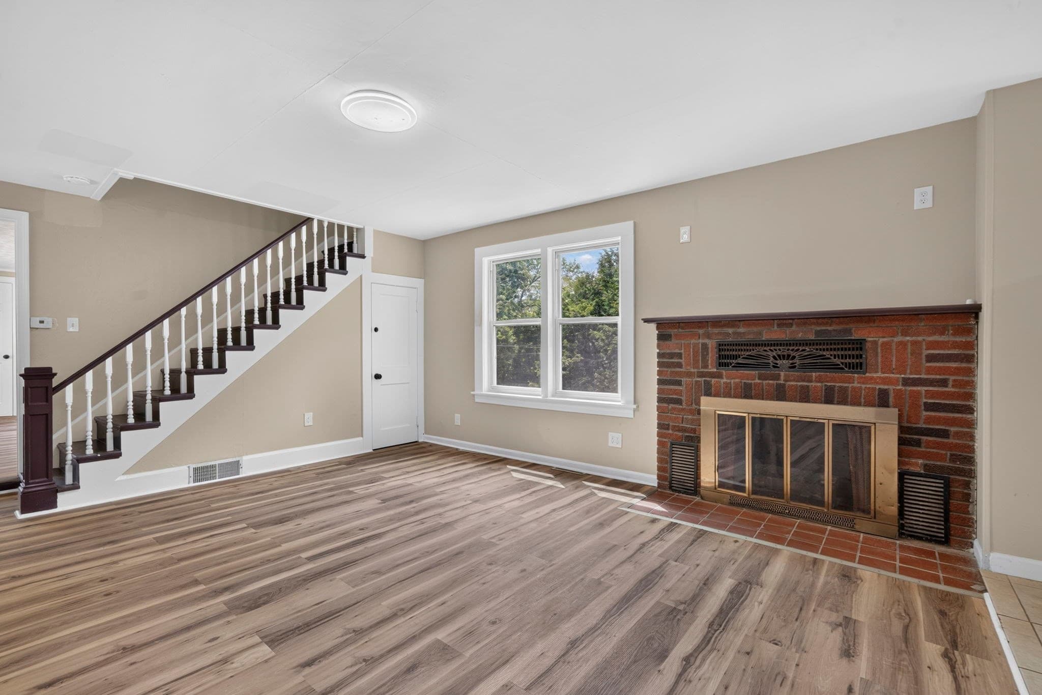3 Family at 303 West Main Street, Millbury MA 01527, Millbury, photo 28 of 41