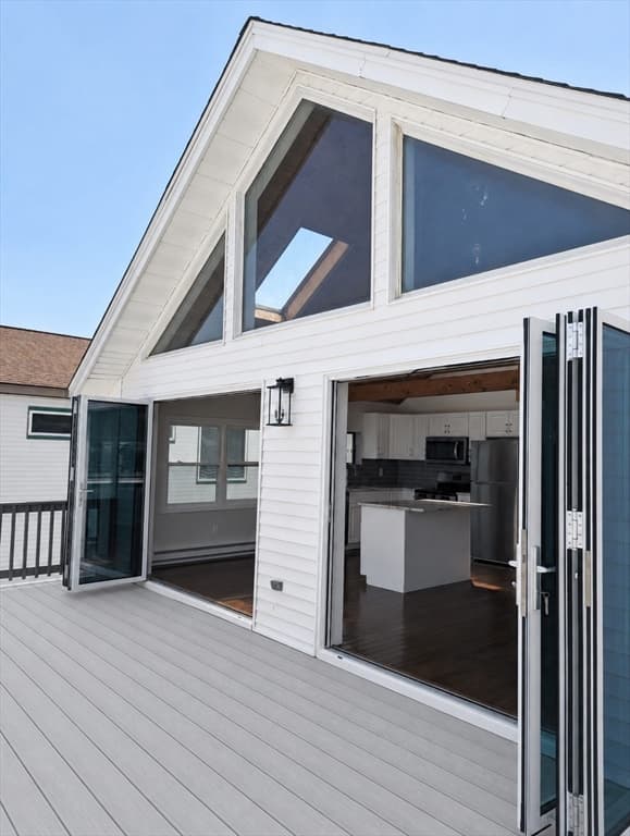 4 Family at 498-500 N End Blvd, Salisbury MA 01952, Salisbury, photo 13 of 42