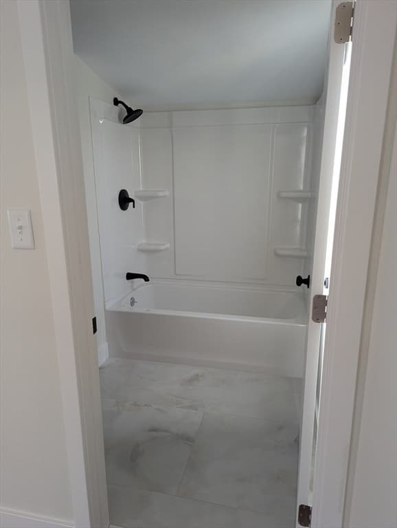 4 Family at 498-500 N End Blvd, Salisbury MA 01952, Salisbury, photo 12 of 42
