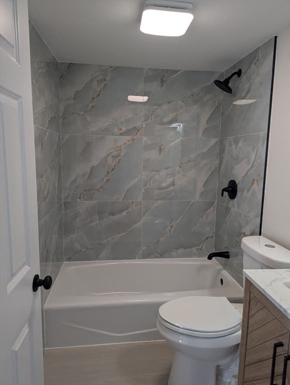 4 Family at 498-500 N End Blvd, Salisbury MA 01952, Salisbury, photo 22 of 42