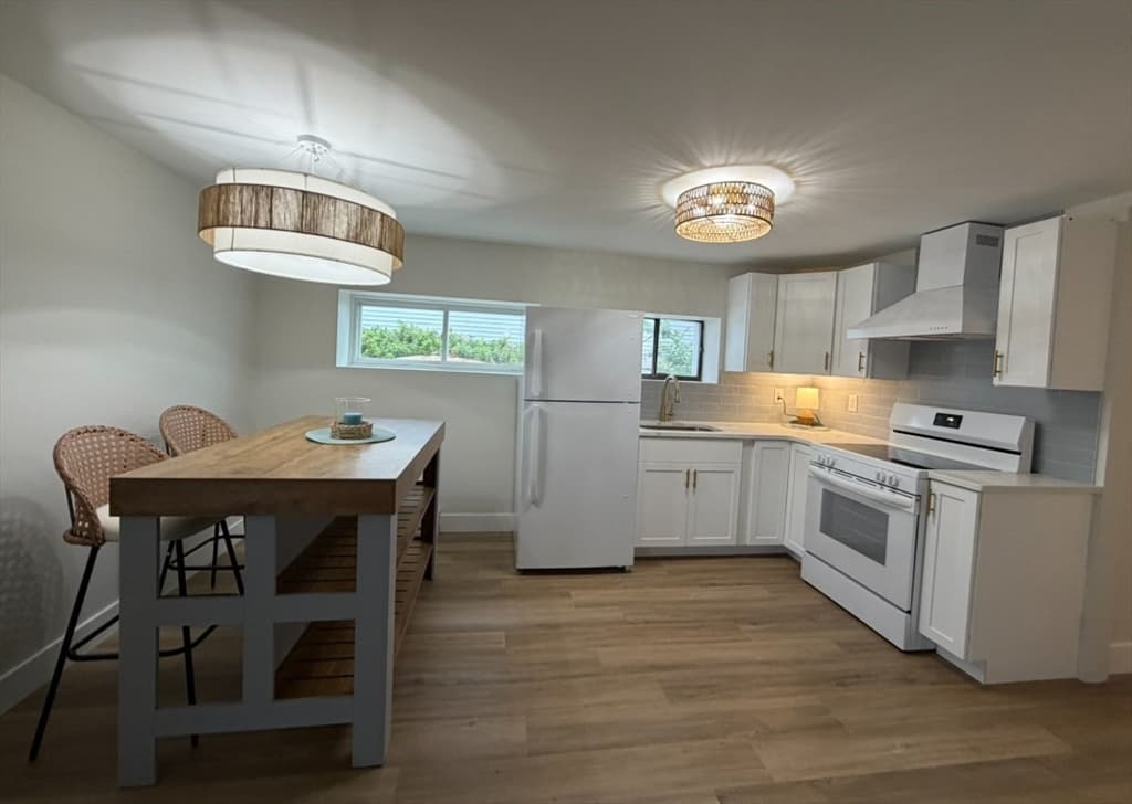 4 Family at 498-500 N End Blvd, Salisbury MA 01952, Salisbury, photo 29 of 42