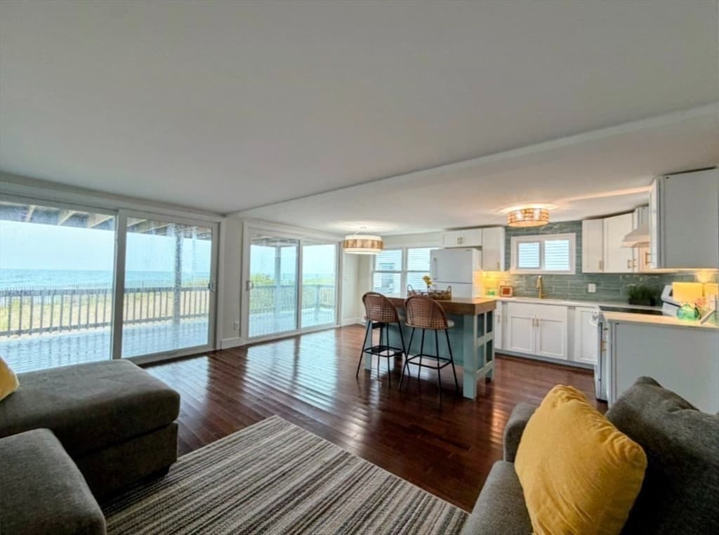 4 Family at 498-500 N End Blvd, Salisbury MA 01952, Salisbury, photo 21 of 42