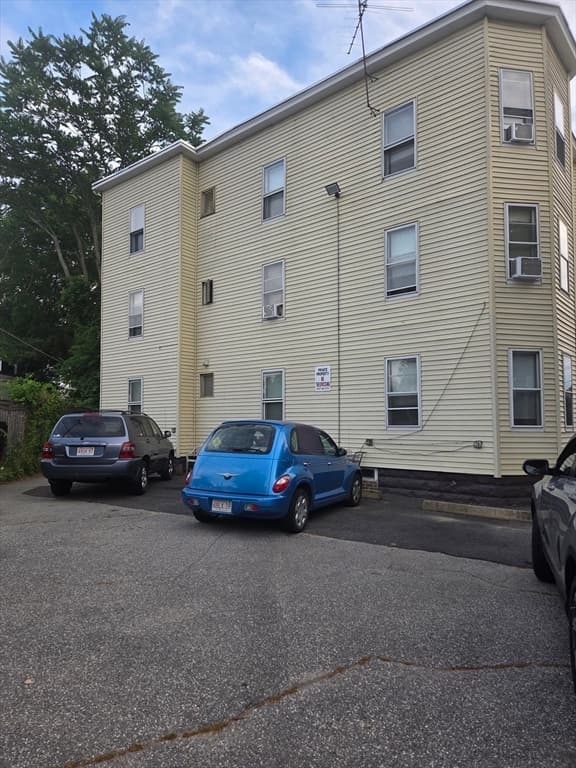 109 Grover St, Springfield MA 01104 photo 5