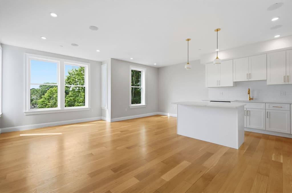 40 Westmoreland St # 8, Boston MA 02124