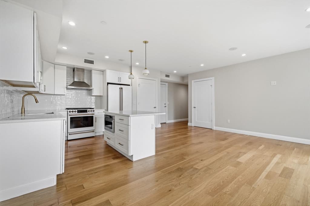 Condominium at 40 Westmoreland St # 8, Boston MA 02124, Boston, photo 9 of 22