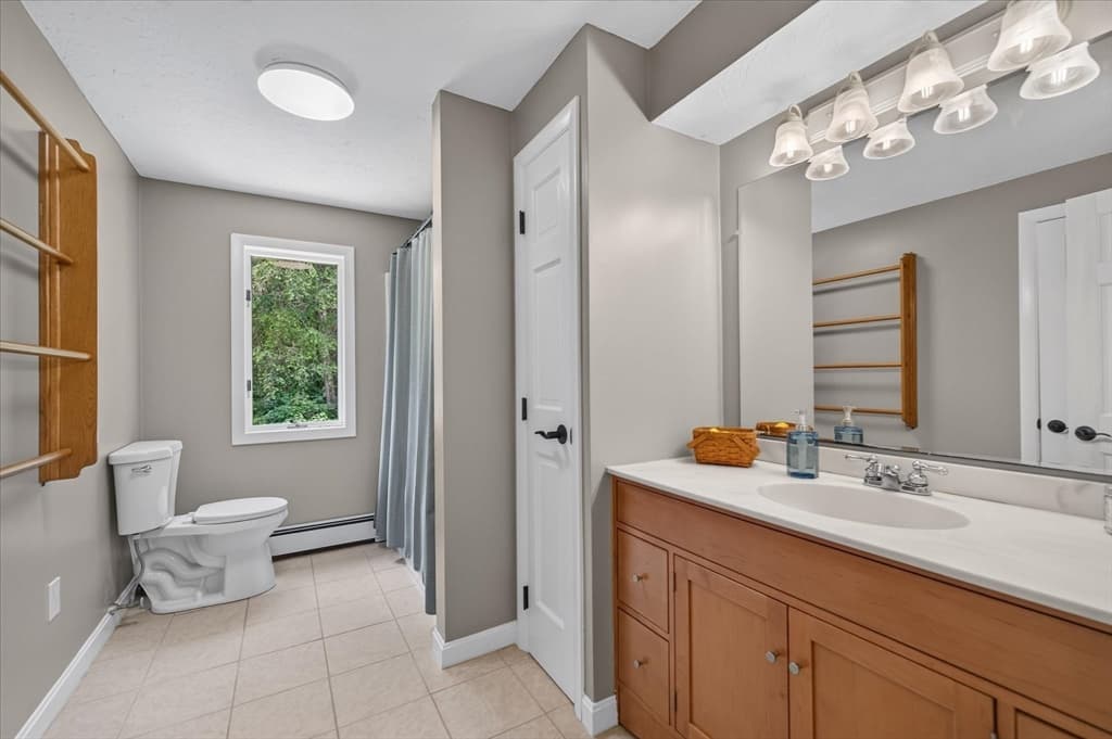 11 Foster St, Oxford MA 01540 photo 28