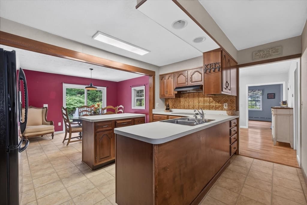 11 Foster St, Oxford MA 01540 photo 9