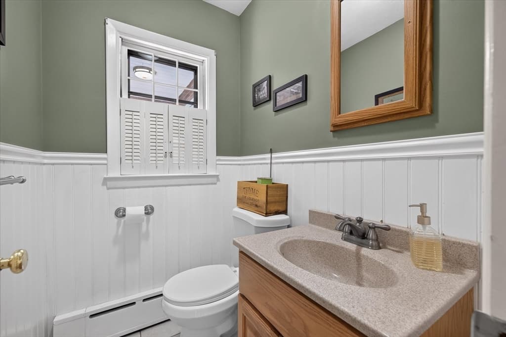 11 Foster St, Oxford MA 01540 photo 14