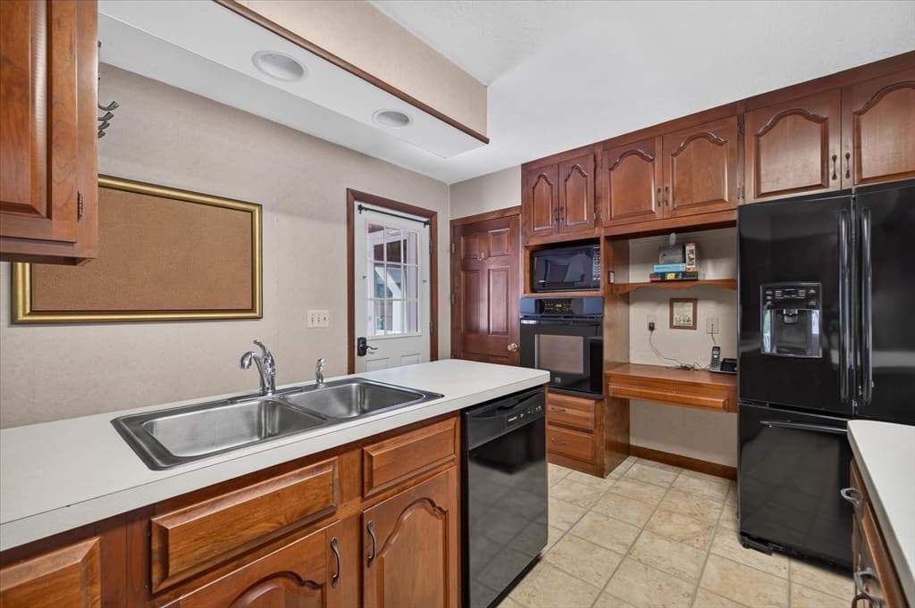 11 Foster St, Oxford MA 01540 photo 8