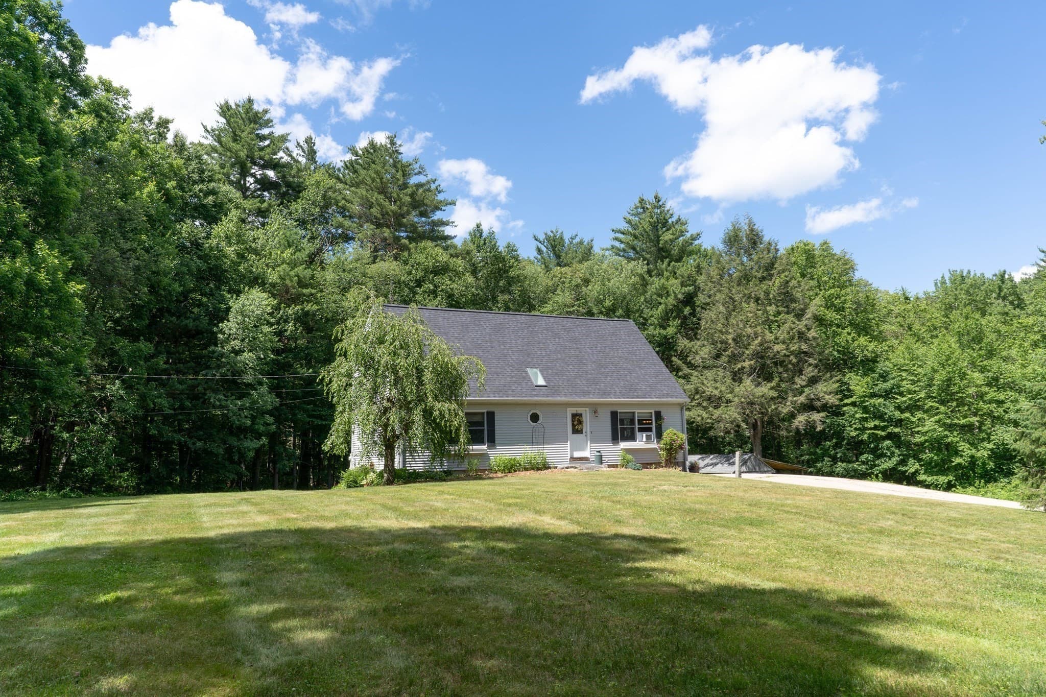 Single Family Residence at 1 Barefoot Ln, Brookfield MA 01506, Brookfield, photo 2 of 41