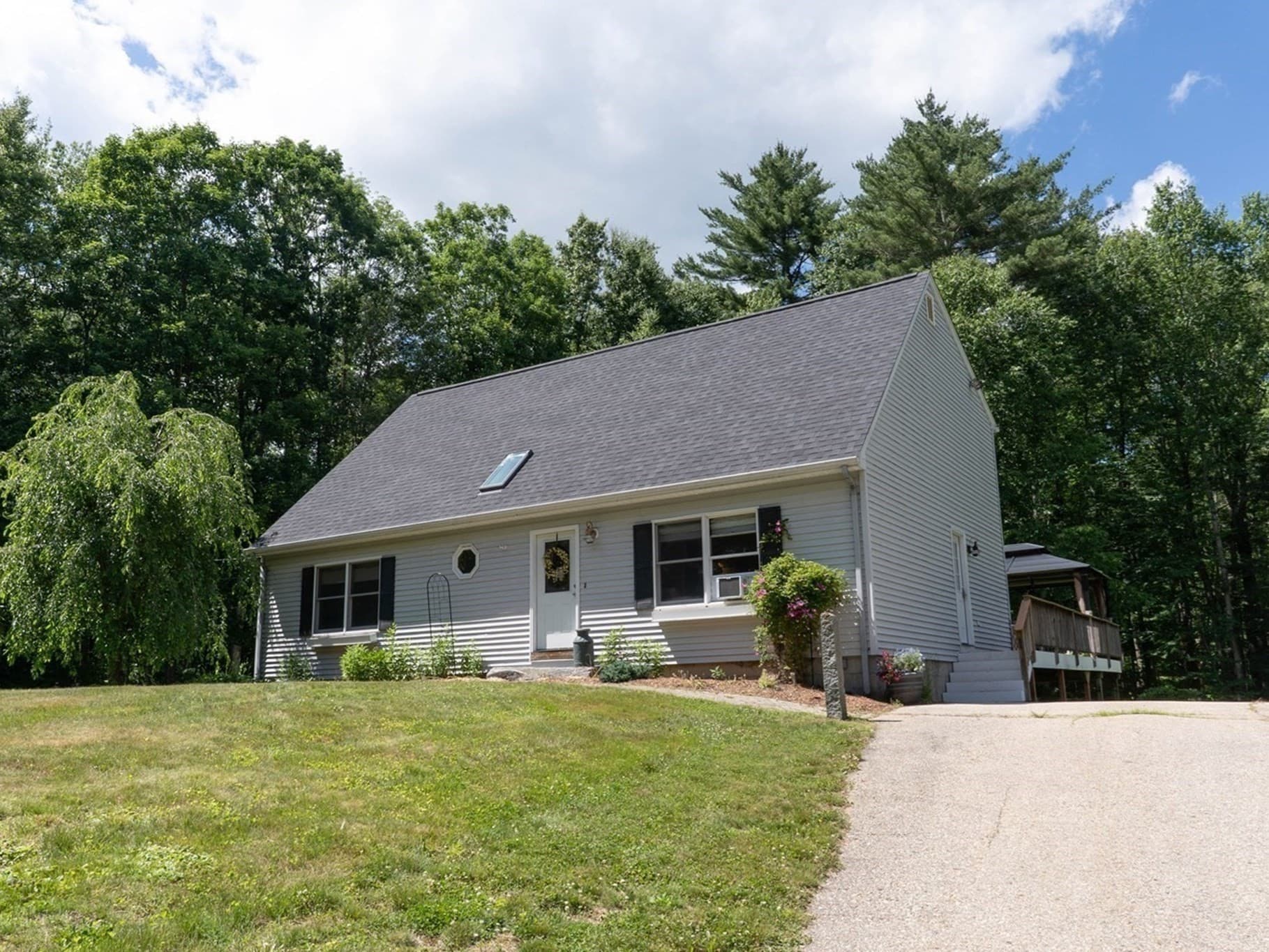 Single Family Residence at 1 Barefoot Ln, Brookfield MA 01506, Brookfield, photo 3 of 41