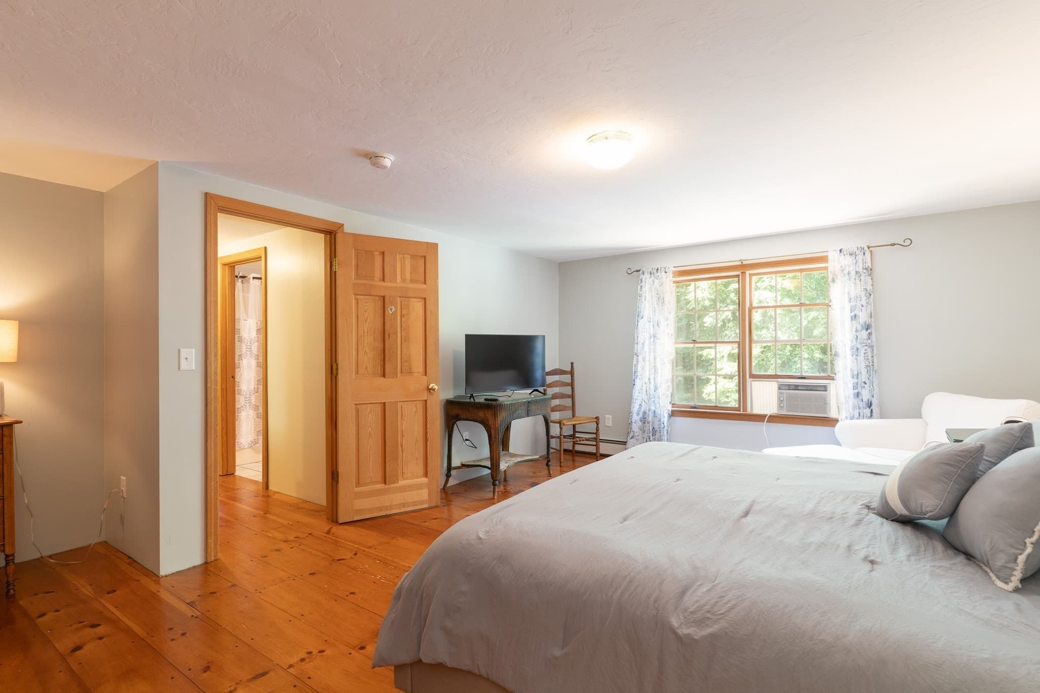Single Family Residence at 1 Barefoot Ln, Brookfield MA 01506, Brookfield, photo 21 of 41