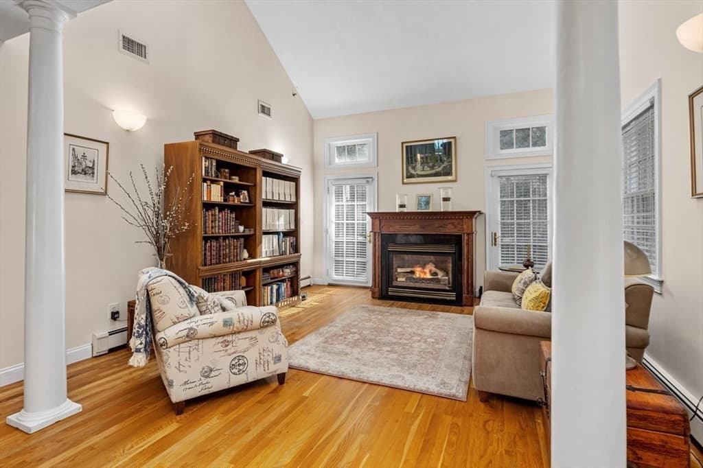 25 Whiting Ln # 25, Hingham MA 02043 photo 16