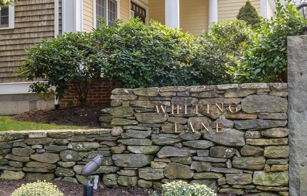 25 Whiting Ln # 25, Hingham MA 02043 photo 4