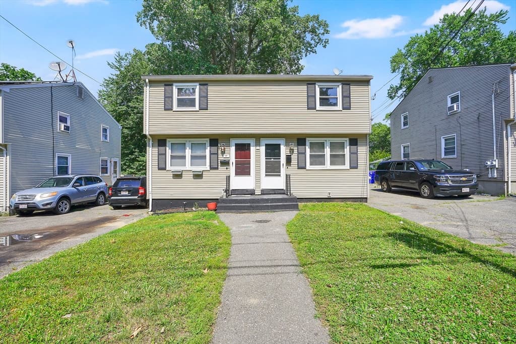 57-59 E Bay Path Ter, Springfield MA 01109
