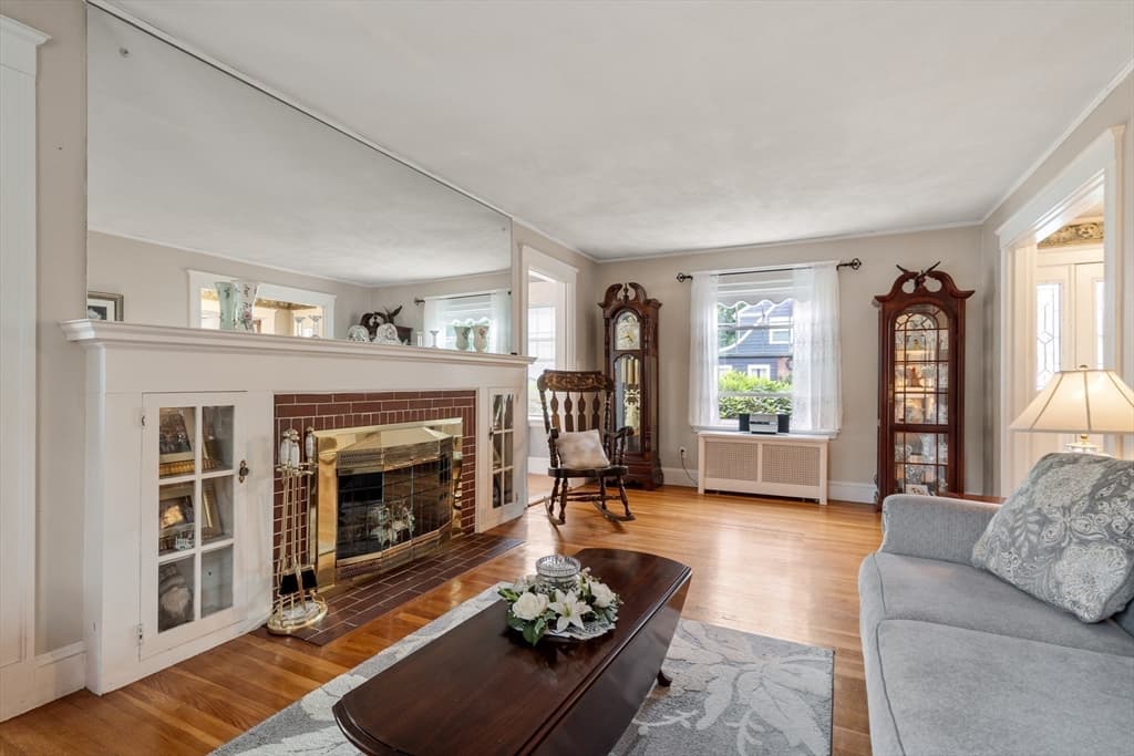 20 Rowe Street, Milton MA 02186 photo 3