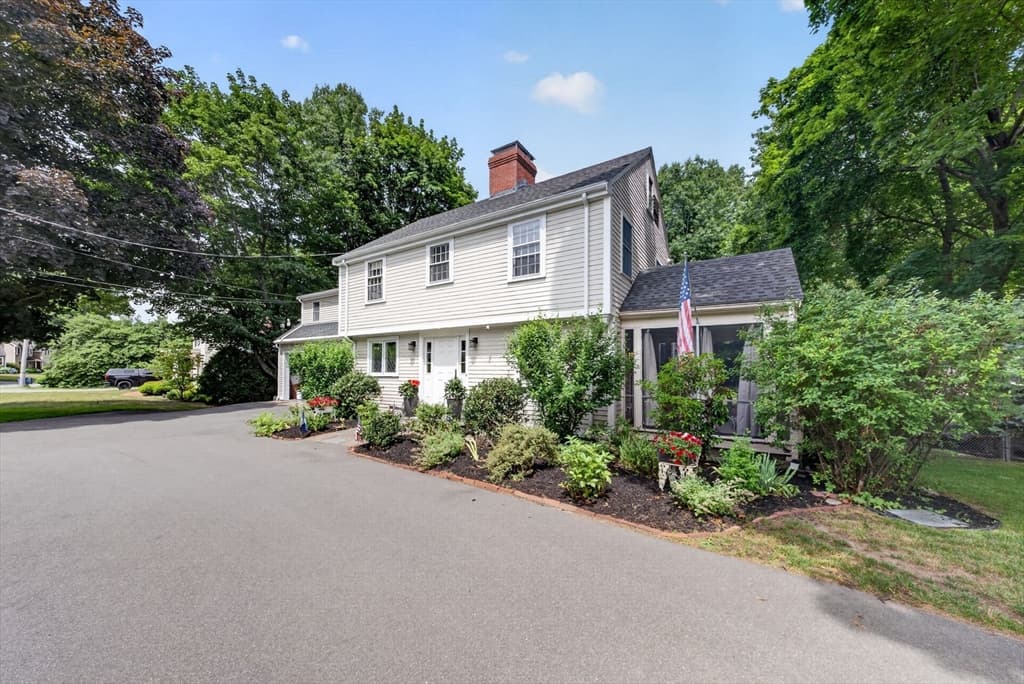 131 Prospect St, Wakefield MA 01880 photo 2