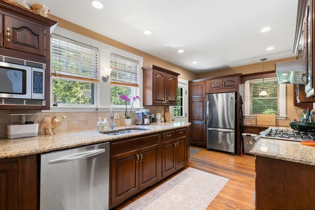 114 South Border Road, Medford MA 02155 photo 13