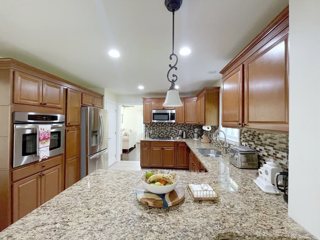 52 Phelps St, Marlborough MA 01752 photo 9