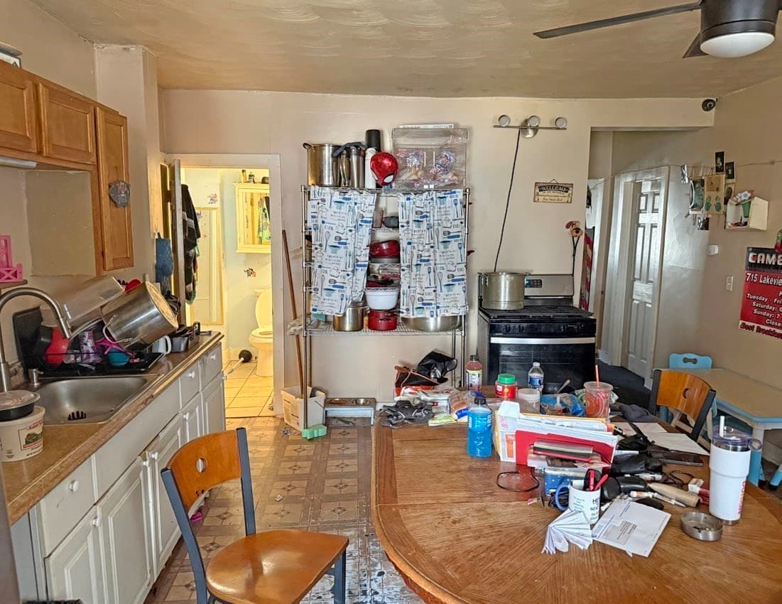 5-9 Family at 18 Auburn St, Lowell MA 01852, Lowell, photo 8 of 10
