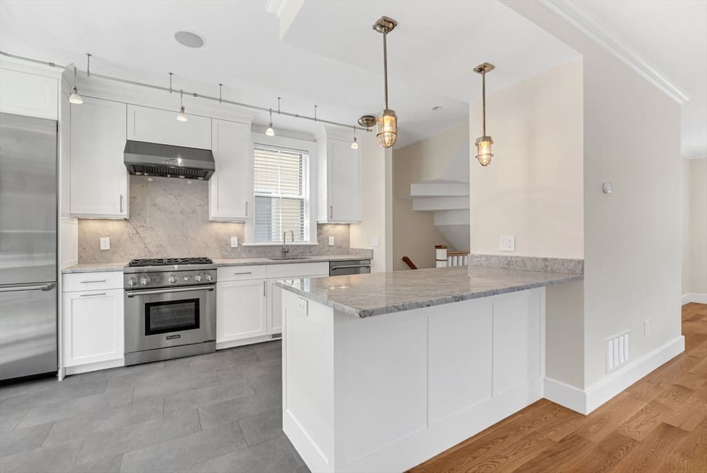 2 Kenway St, Cambridge MA 02138 photo 9