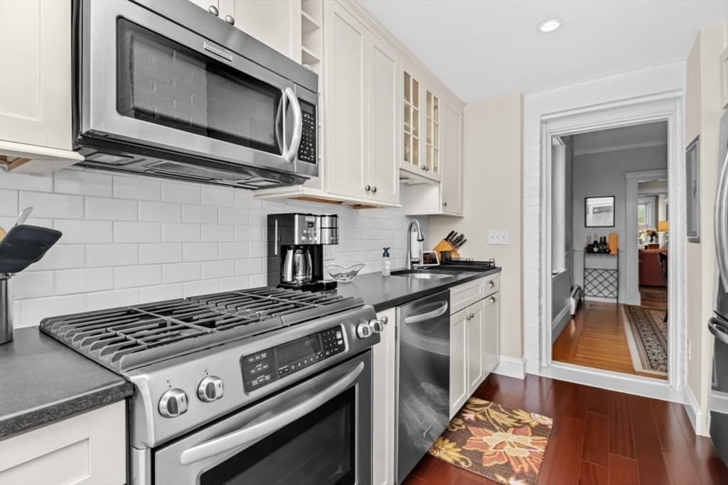 Condominium at 18 Medfield St. # 4, Boston MA 02215, Boston, photo 16 of 30