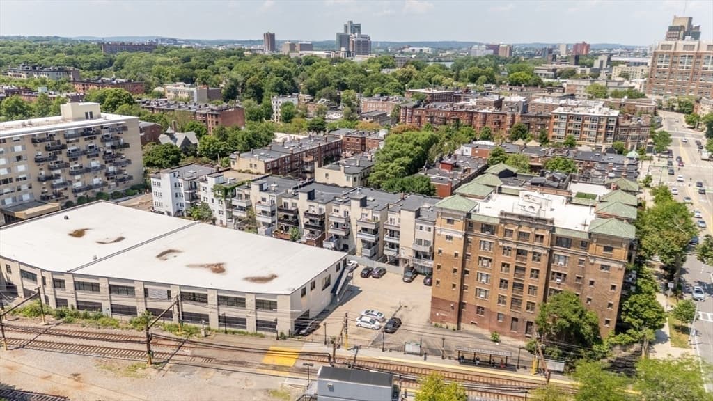 Condominium at 18 Medfield St. # 4, Boston MA 02215, Boston, photo 28 of 30