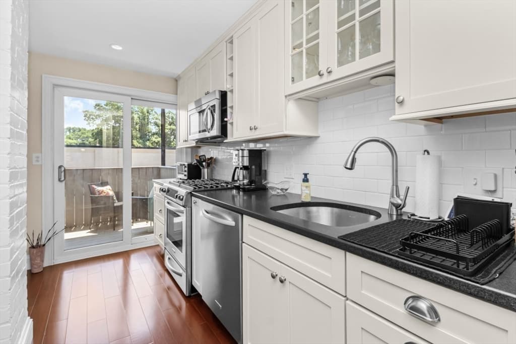 Condominium at 18 Medfield St. # 4, Boston MA 02215, Boston, photo 18 of 30