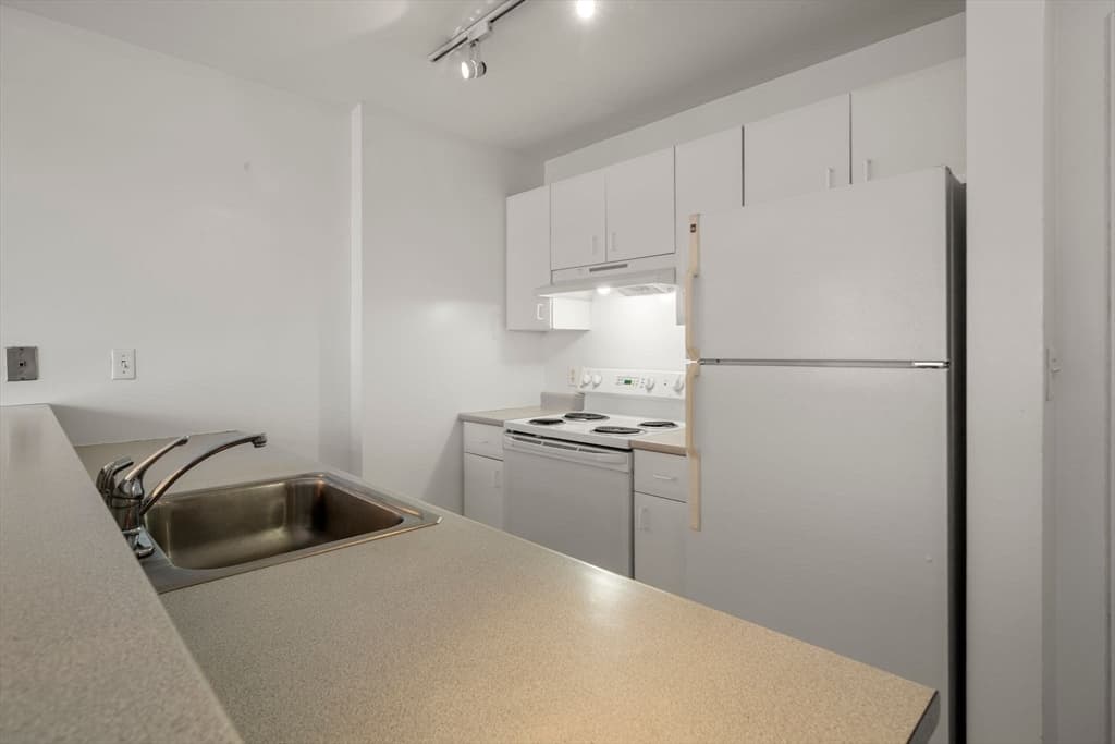 Condominium at 636 Beacon St # 505, Boston MA 02215, photo 6 of 26