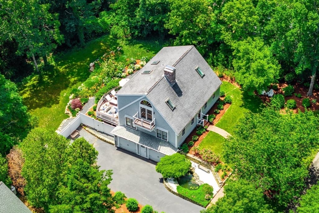 Single Family Residence at 27 Crestview Dr, Sandwich MA 02537, Sandwich, photo 4 of 41
