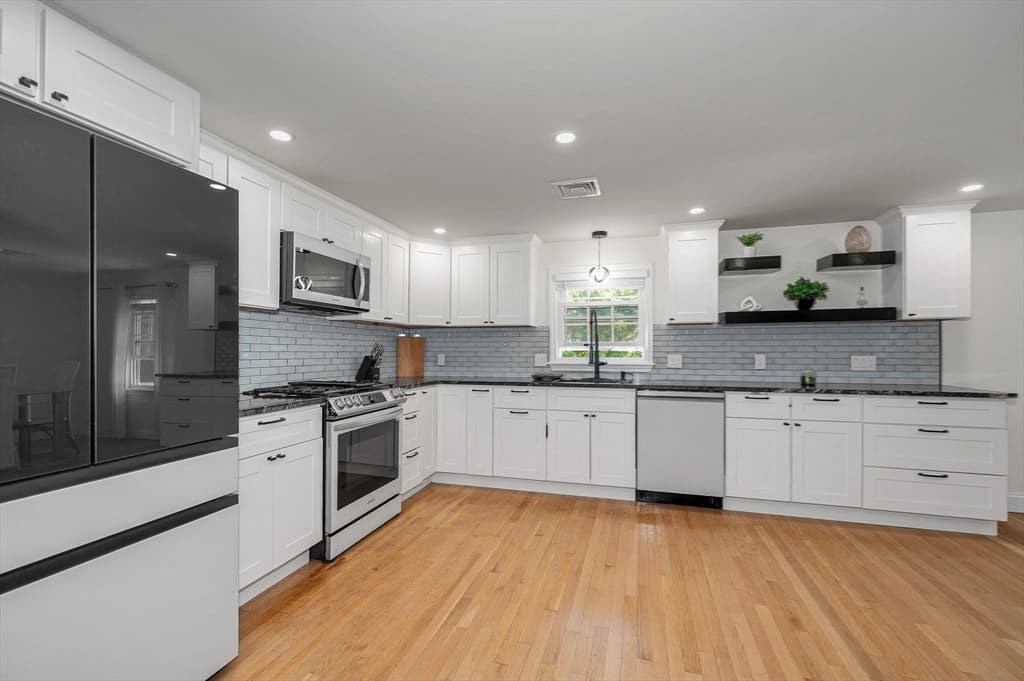 230 North St, Tewksbury MA 01876 photo 26
