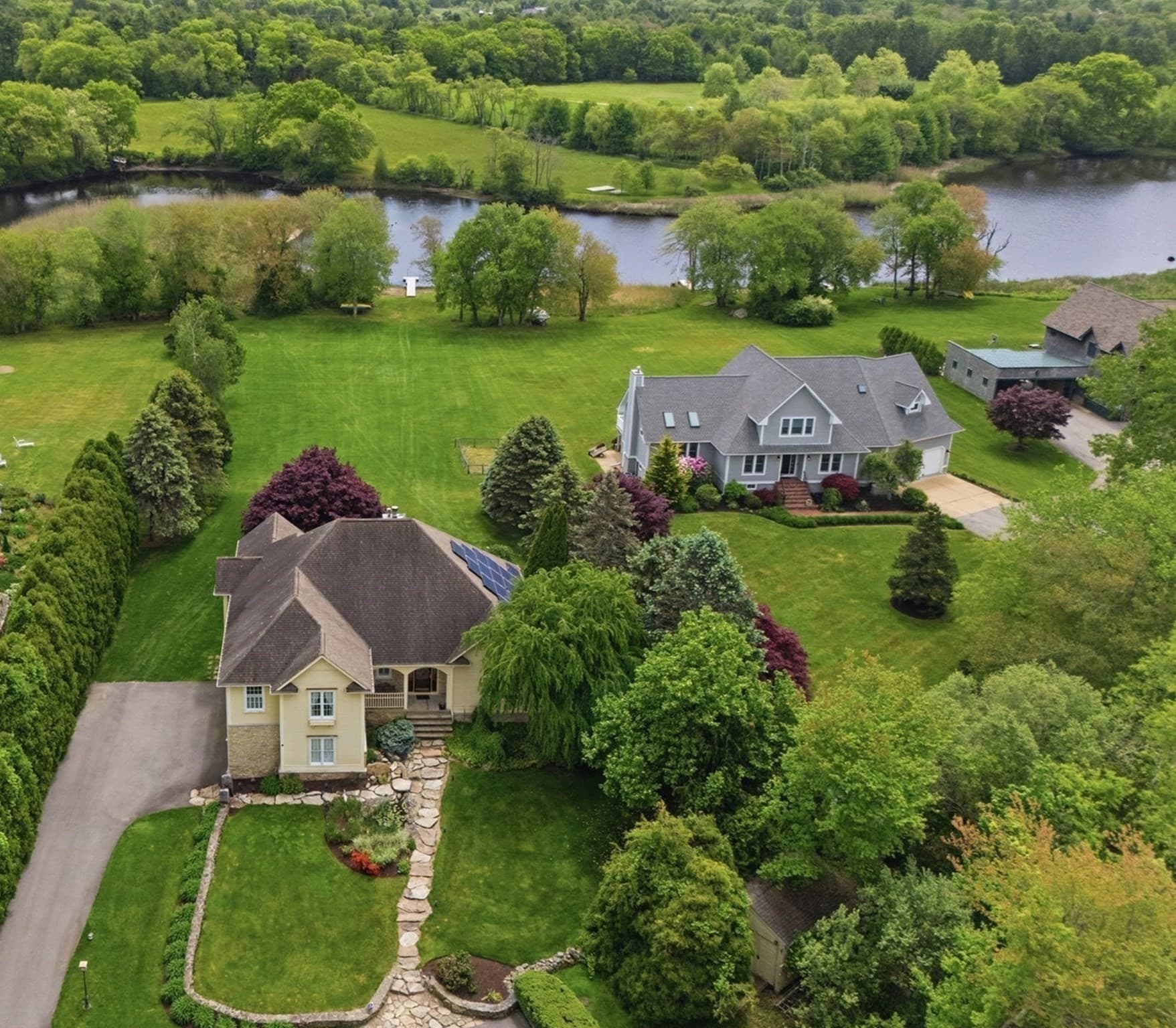 Single Family Residence at 3 Sandpiper Dr, Westport MA 02790, photo 5 of 41