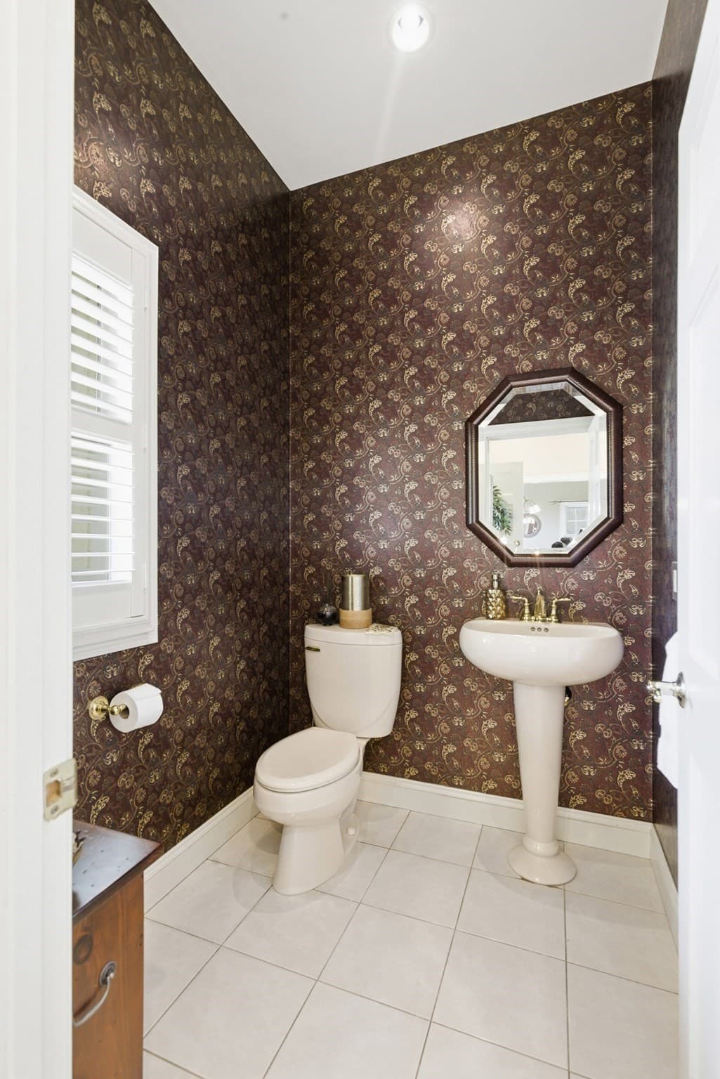 Single Family Residence at 3 Sandpiper Dr, Westport MA 02790, photo 18 of 41