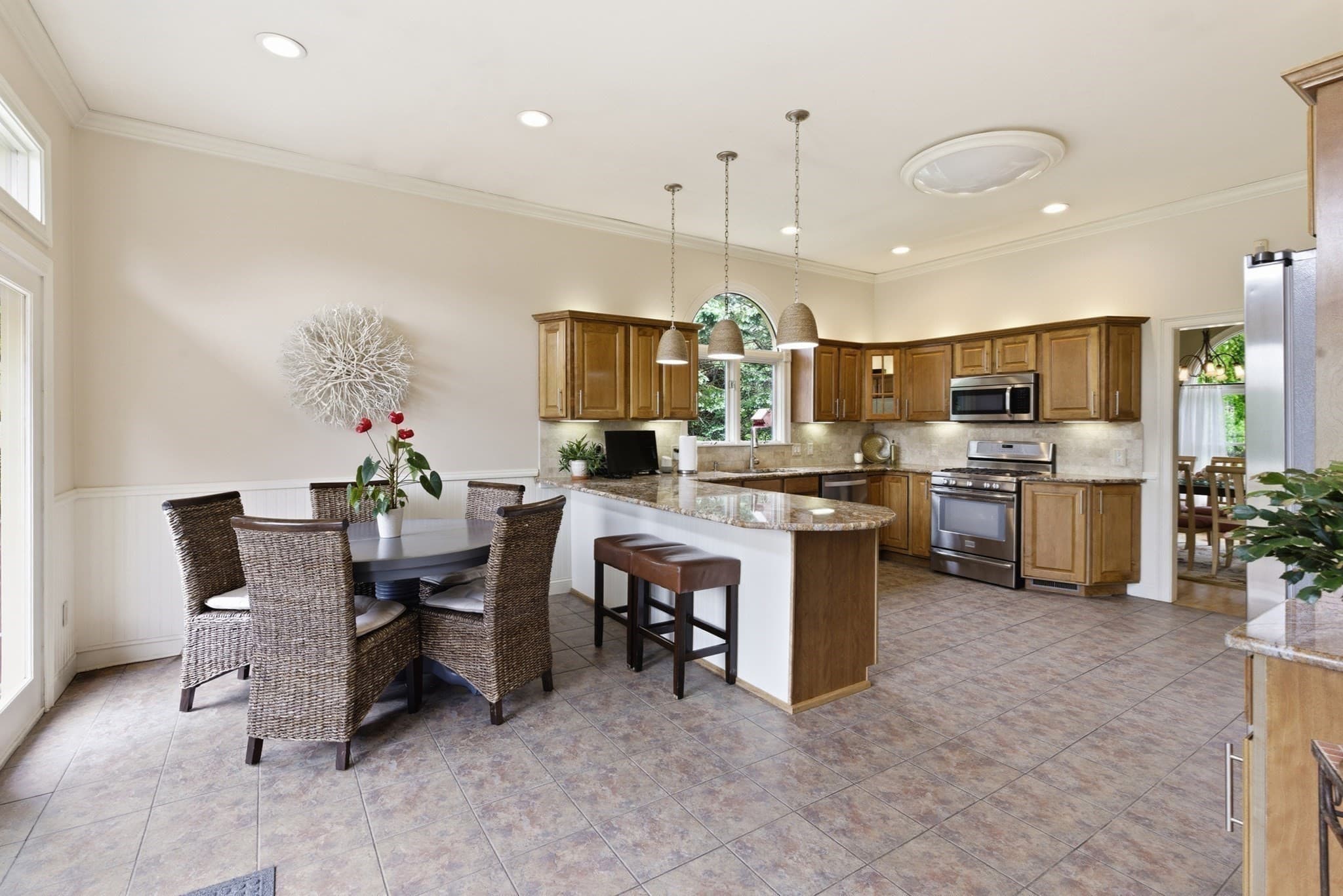 Single Family Residence at 3 Sandpiper Dr, Westport MA 02790, photo 15 of 41