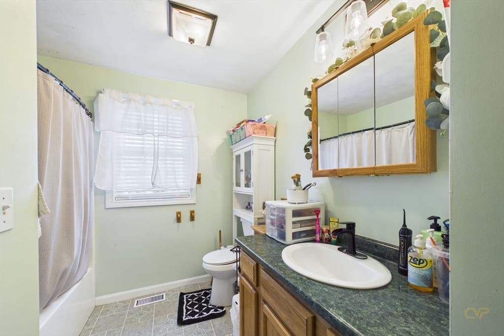 212 Haffards St, Fall River MA 02723 photo 26