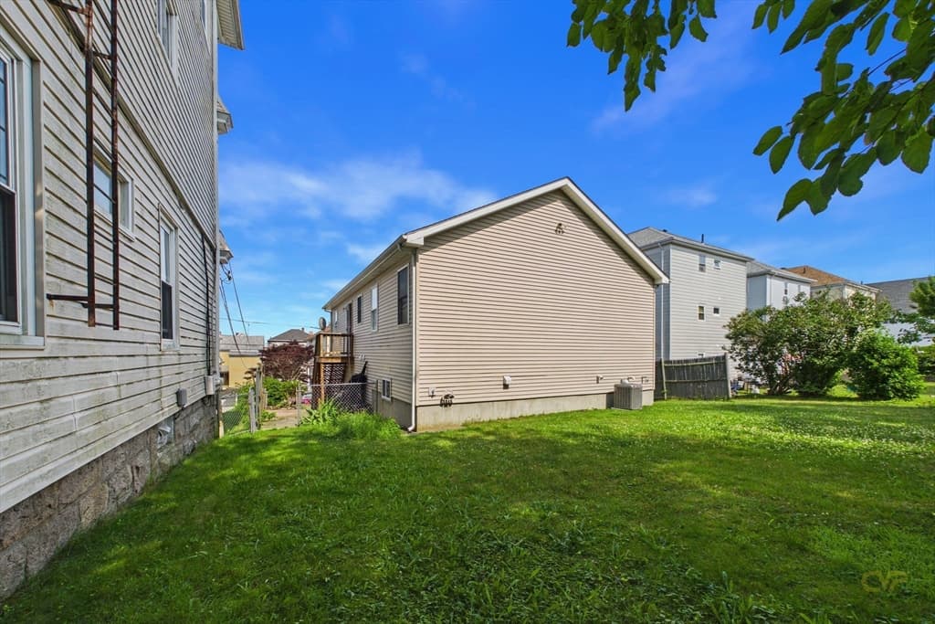 212 Haffards St, Fall River MA 02723 photo 4