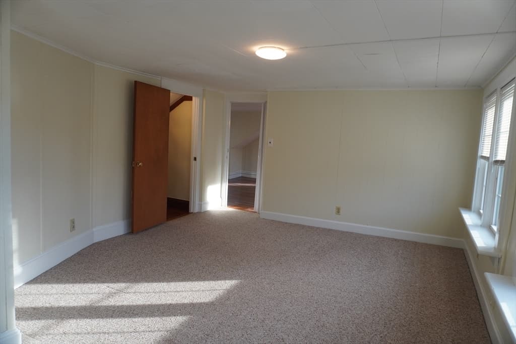 3 Family at 28 Court Street, Mansfield MA 02048, Mansfield, photo 6 of 39
