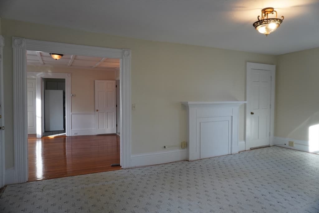 3 Family at 28 Court Street, Mansfield MA 02048, Mansfield, photo 7 of 39