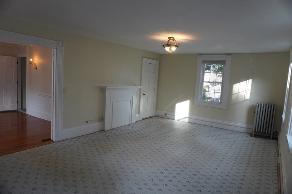 3 Family at 28 Court Street, Mansfield MA 02048, Mansfield, photo 9 of 39