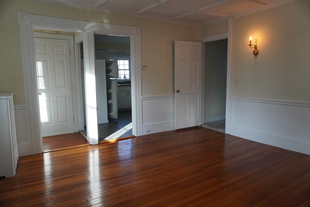 3 Family at 28 Court Street, Mansfield MA 02048, Mansfield, photo 11 of 39