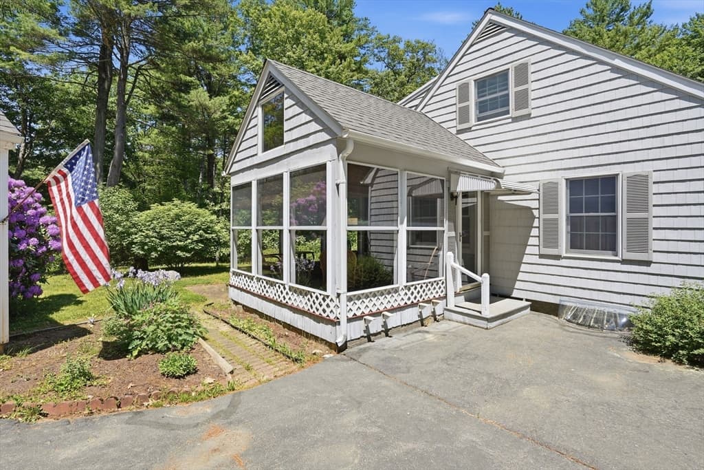 33 Cold Spring Rd, Westford MA 01886 photo 2